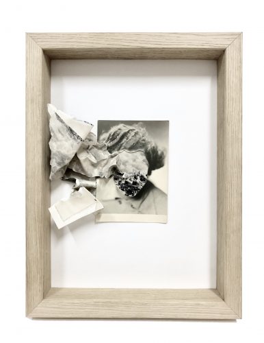 Lucia Tallova
I’m The Land, You Are The Sea, 2019
Colagem, página de livro, fotografia antiga, emoldurada
36 x 28 cm