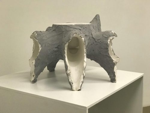 André Kruysen
E então a tartaruga gigante engoliu o museu inteiro
And then the giant snapping turtle swallowed the whole museum
Gesso | Plaster
41 x 74 x 60 cm
2019