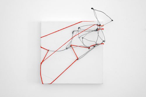 Daisy Xavier
Vôo | Flight
Rede e lã sobre tela | Net and wool on canvas
40 x 40 cm
Foto: Pat Kilgore