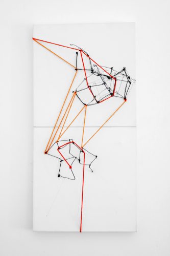 Daisy Xavier
Irradiações | Iradiations
Rede e lã sobre tela | Net and wool on canvas
60 x 30 cm
Foto: Pat Kilgore