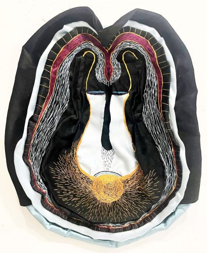 Selva de Carvalho
Há de raiar, 2022
Bordado tecidos variados
50 x 35 cm