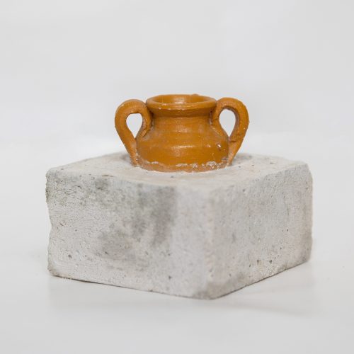 Moisés Patricio
Mini Brasilidades 1, 2025
Concreto e cerâmica
8 x 8 x 8 cm